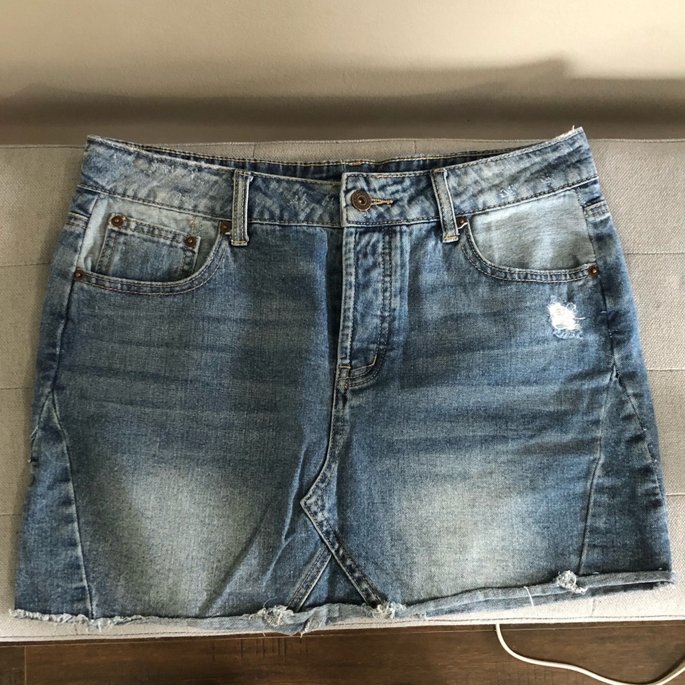 ✨3/$25✨ Denim skirt